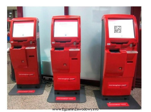 Przedstawione na zdjęciu urządzenia self-check-in służą w 