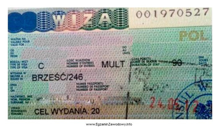 Z informacji na przedstawionym zdjęciu wynika, że podróżny 
