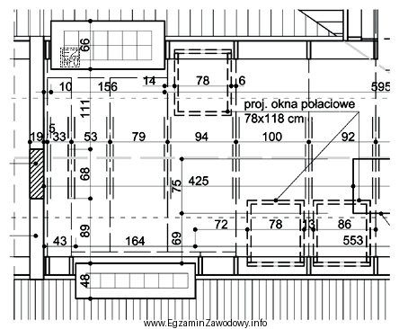 Z fragmentu rzutu kondygnacji poddasza określ liczbę okien poł