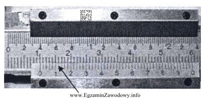 Wskazanie suwmiarki (w miejscu oznaczonym strzałką) o działce 