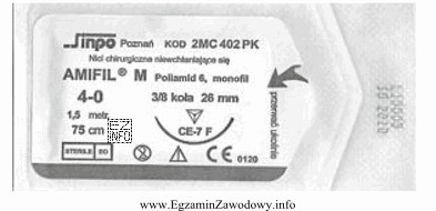 Przedstawiona na zdjęciu nić chirurgiczna posiada wtopioną igłę, 