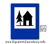 Zamieszczony znak drogowy informuje turystę, że na trasie znajduje się