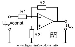 W układzie wzmacniacza przedstawionym na rysunku, należy dwukrotnie 