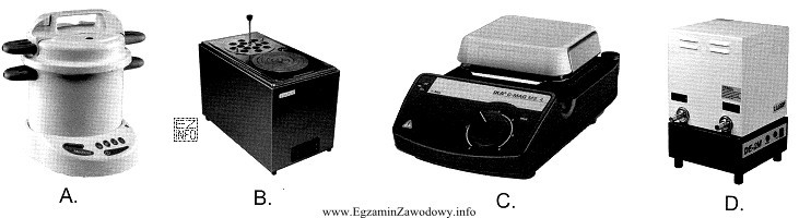 Na którym rysunku przedstawiono łaźnię wodną?